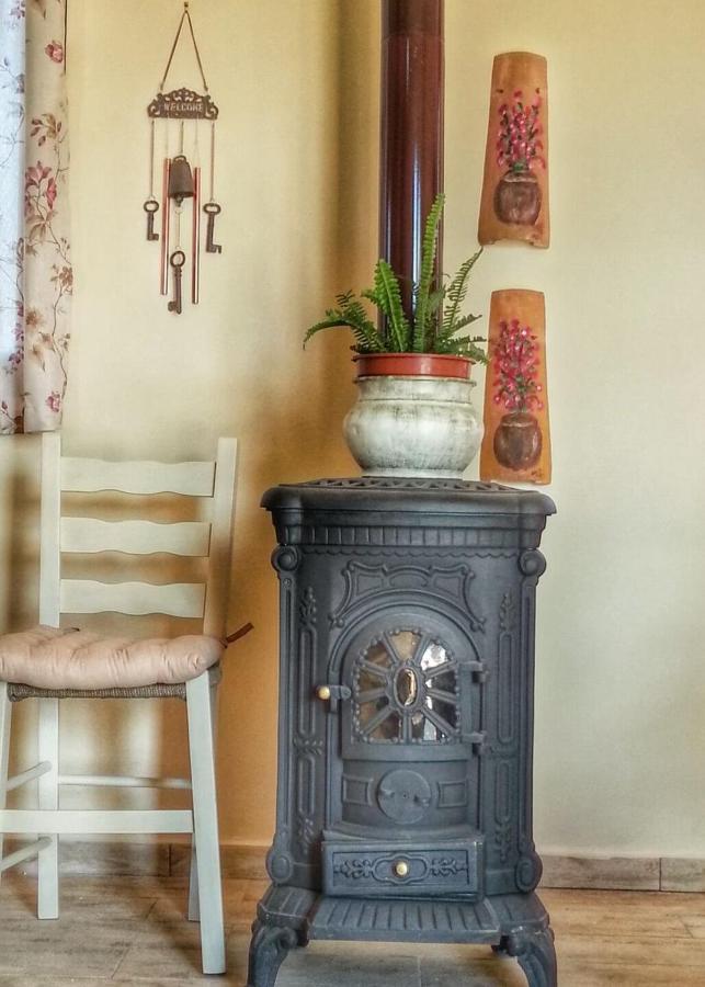 Villa Cottage Kantrillies Fokata 外观 照片