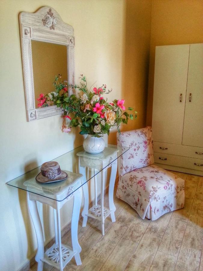 Villa Cottage Kantrillies Fokata 外观 照片