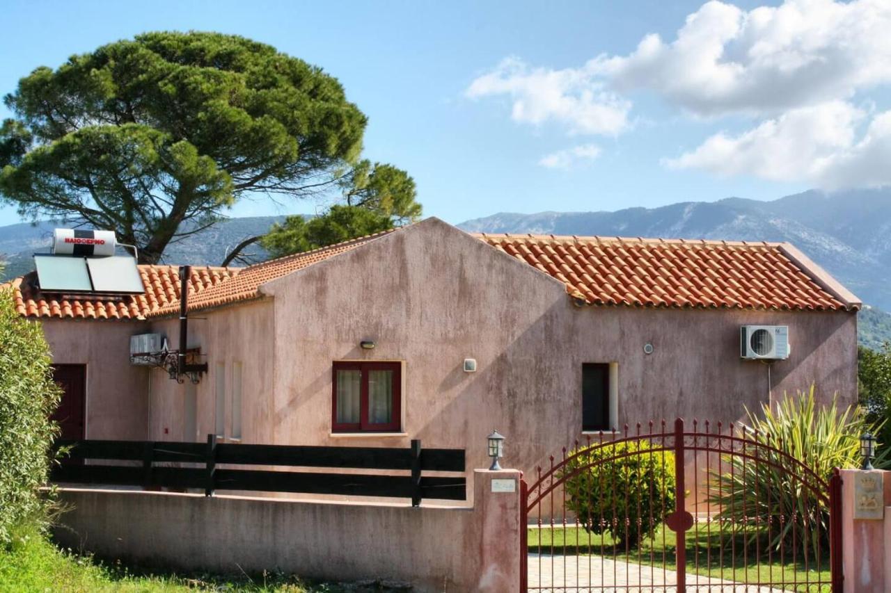 Villa Cottage Kantrillies Fokata 外观 照片