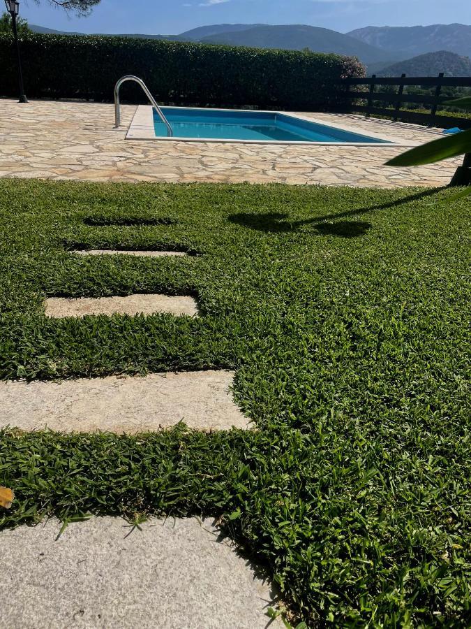 Villa Cottage Kantrillies Fokata 外观 照片